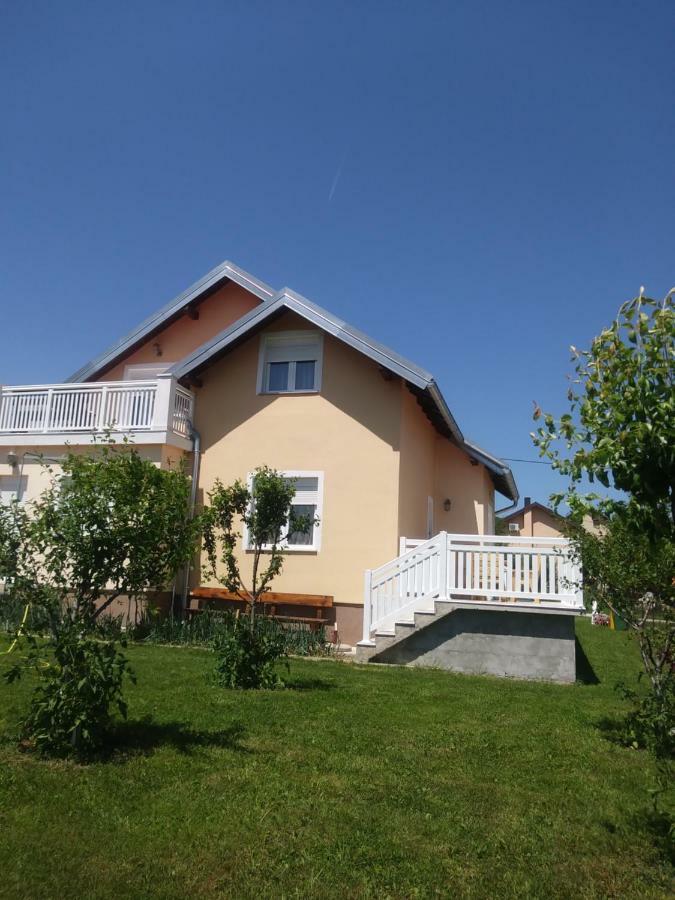 Rooms Josip Korenica Exterior photo
